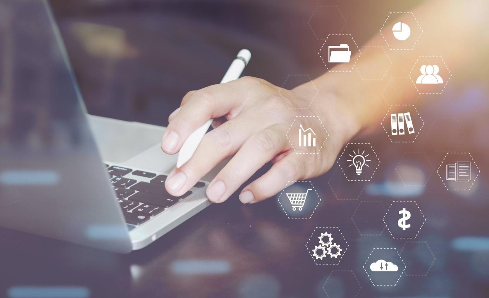 Metodología práctica aplicada en sesiones de formación con tecnología educativa e inteligencia artificial